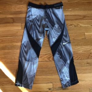Nike pro leggings size M